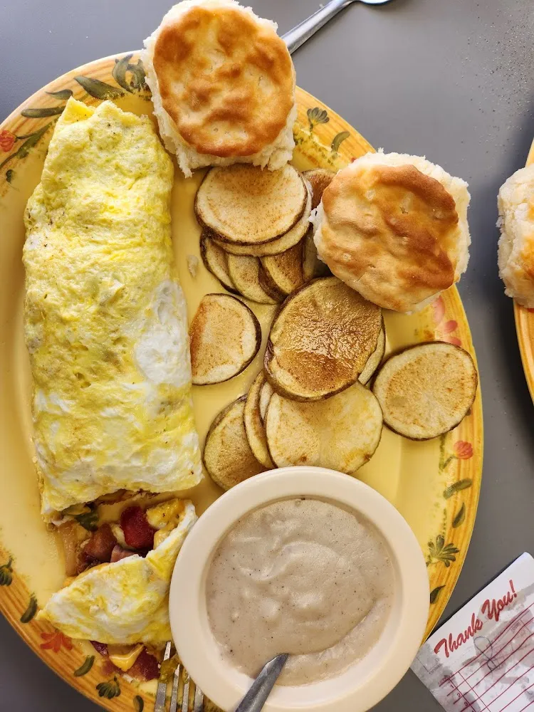 Western Omelette w Country Taters and Gravy